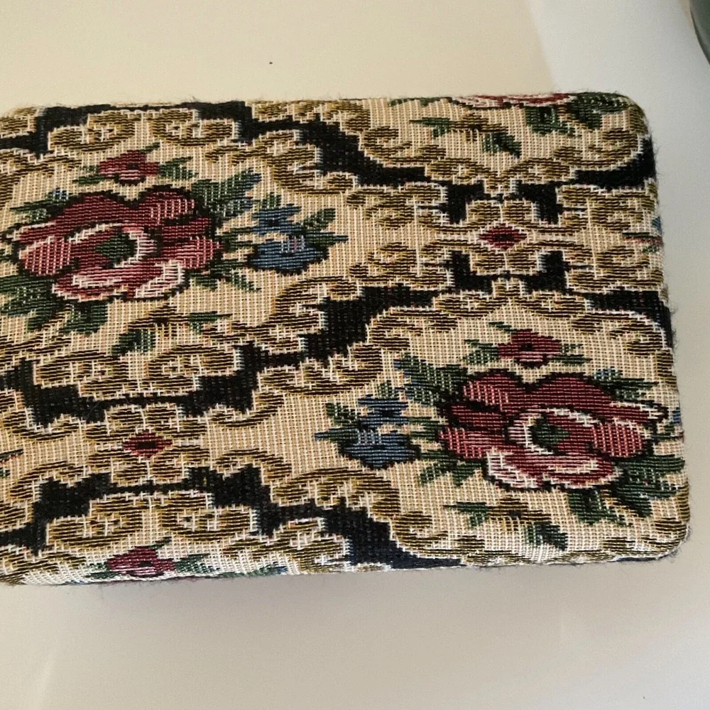 Vintage Travel Jewelry‎ Organizer Embroidered Floral Clamshell Cottage Core